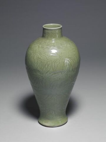 Meiping vase with incised osmanthus decoration