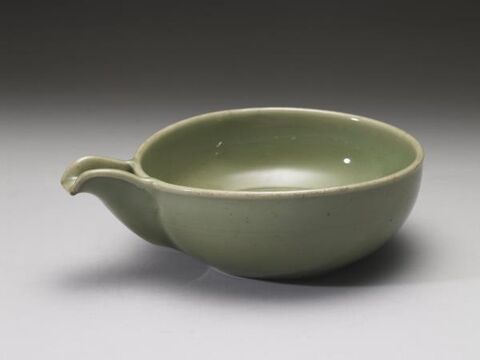 Yi-shaped bowl