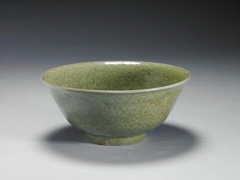 Bowl with incised floral decoration