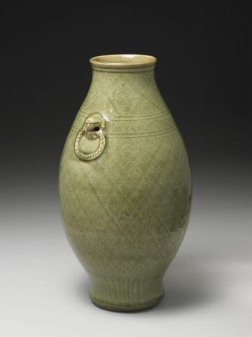 Olive-shaped vase with incised lozenge decoration