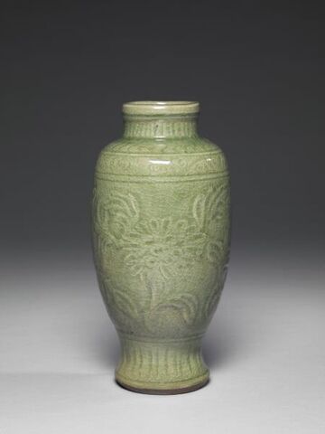 Lantern-shaped vase with incised floral decoration