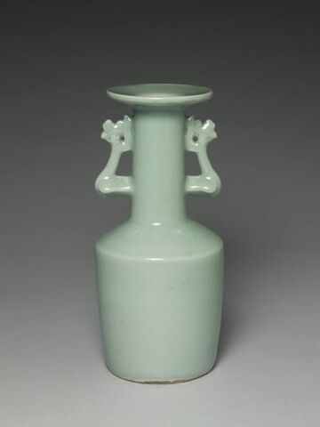 Vase with phoenix-shaped handles