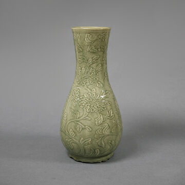 青釉菊花纹大瓶