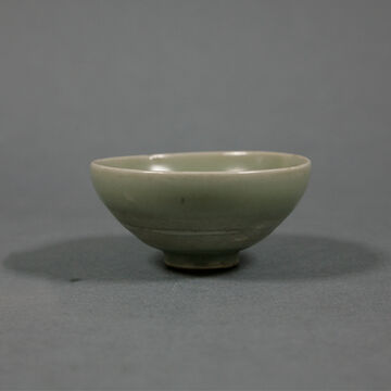 青釉碗