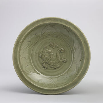 青釉堆塑龙纹盘