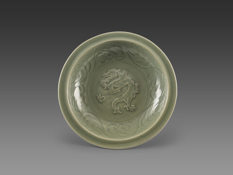 青釉龙纹盘