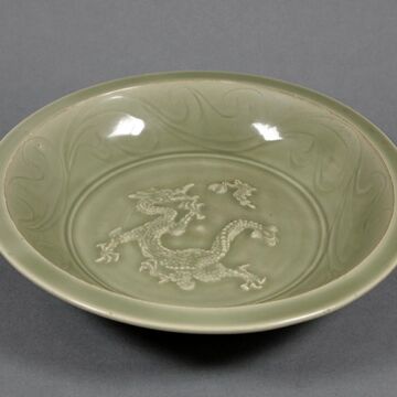 贴花云龙纹盘